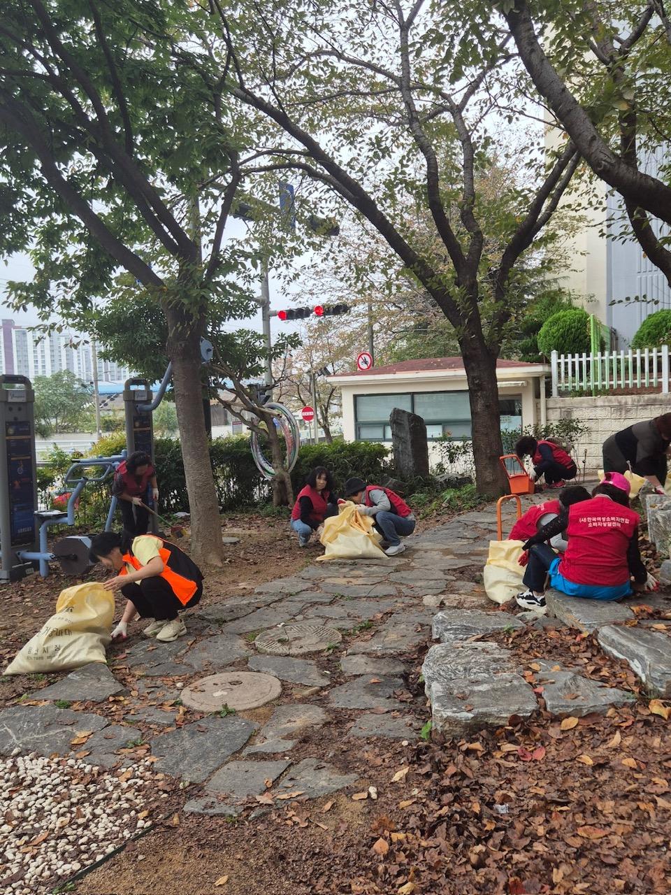 2024.10.18. 덕계동 국토대청소 실시