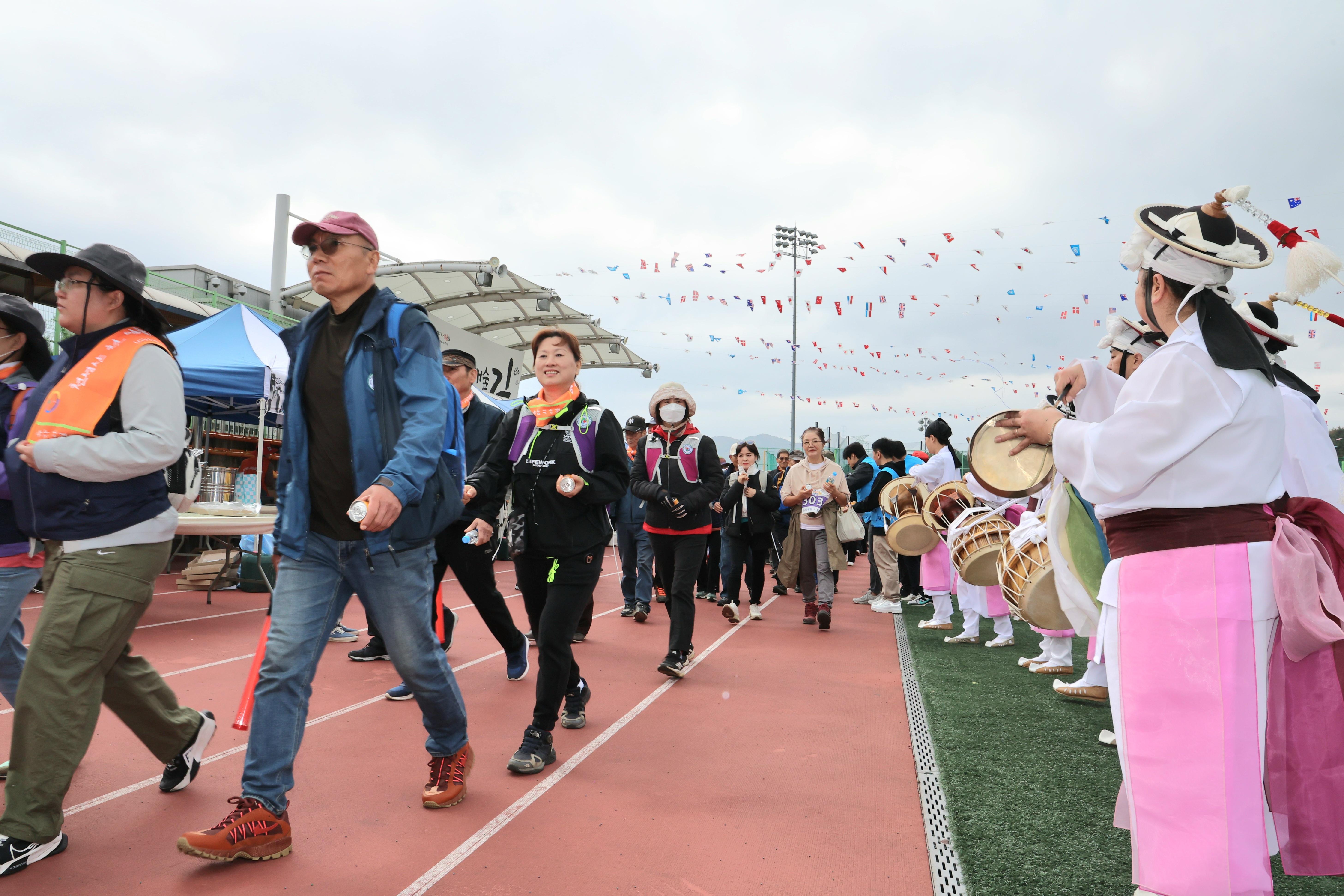 세계를 잇는 생태문화의 길, 천성산에서 시작되다(2025. 11. 8. 웅상체육공원과 천성산 일원)