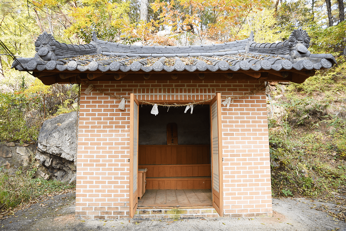 장흥마을의 당집